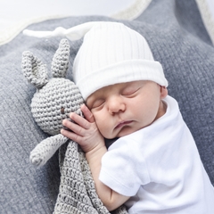 Gorrito Benjamín en internet