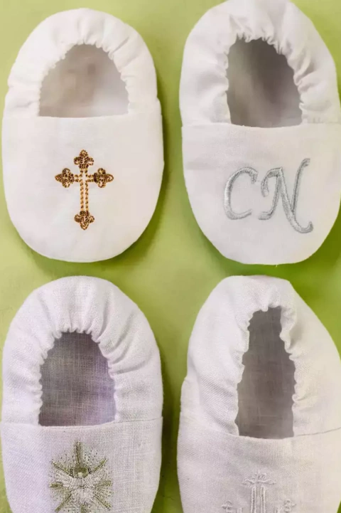 Sapatinho Personalizado Com Nome e Data Estilo Pantufa - comprar online