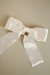 Laço para Vela de Batizado Branco com Pingente - BLESS MY BABY - Loja de roupas para batizado para bebês. Mandrião para meninos e meninas, toalhas de batizado e velas. Renda renascença e bordados personalizados
