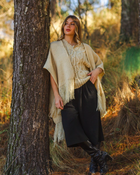 Ruana “Indiana” natural. - comprar online