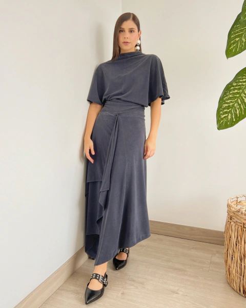 Set T.187 azul de dos piezas con blusa y falda larga – vista frontal