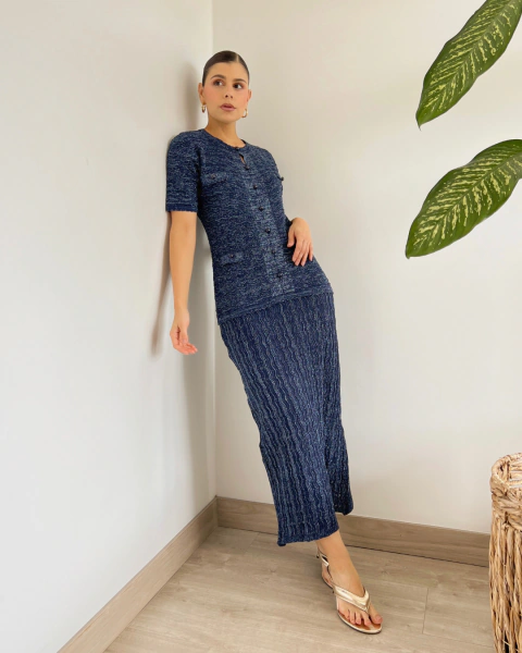 Vestido largo T.212 Azul de PRIMIA, vista de cuerpo completo con manga corta, silueta recta y falda hasta los tobillos