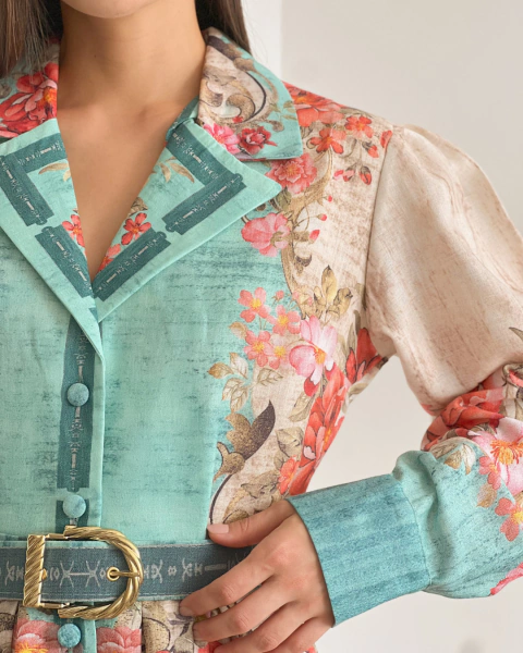 Vestido largo floral T.210 – detalle de cuello, botones y estampado
