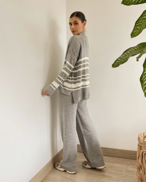 Imagen de Set T.170 GRIS Buzo a Rayas y Pantalón Tejido