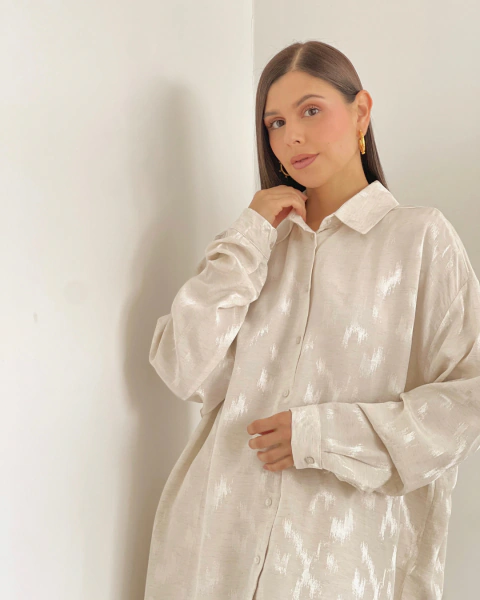 Imagen de Set T.186 Camisa y Pantalón Marfil con Textura Satinada