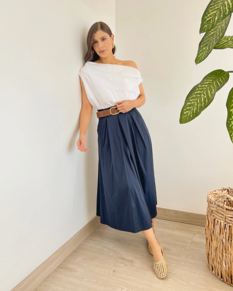 Falda midi de pliegues azul oscuro para mujer con silueta en línea A
