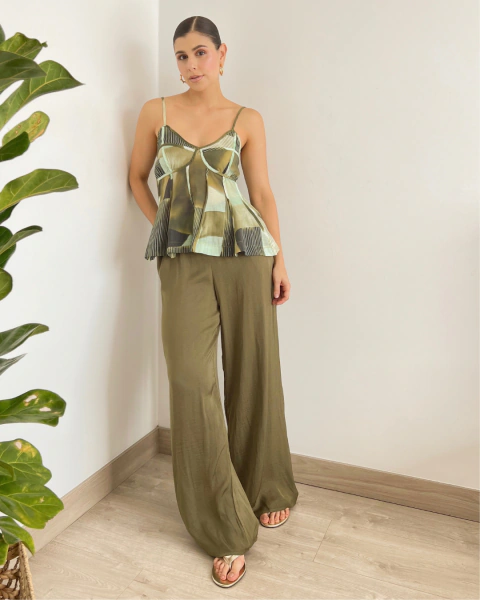 Pantalón T.175 verde oliva para mujer de pierna ancha