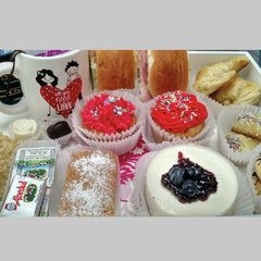Desayunos Premium Temáticos A Domicilio En Bandejas Andrea's Delicatessen
