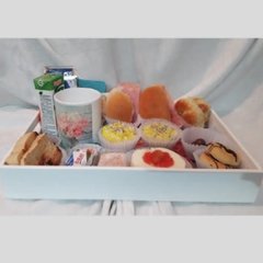 Desayunos Premium Temáticos A Domicilio En Bandejas Andrea's Delicatessen