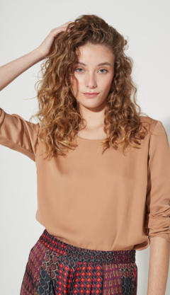 BLUSA KEATON camel - comprar online