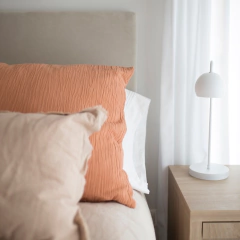 Imagen de Velador lámpara de mesa Justina