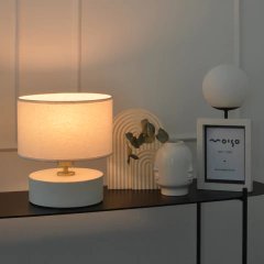 Lámpara de mesa Sara en internet