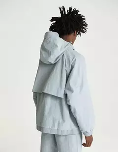 Campera Relámpago Celeste en internet