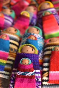 Quitapena prendedor vestida con aguayo - comprar online