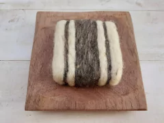 Set Jabón artesanal exfoliante más jabonera de madera algarrobo - comprar online