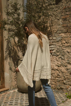 PONCHO JACARANDA - SALE- SIN CAMBIO - ENTREGA INMEDIATA- - INDIAS DEL SUR