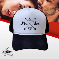 BONÉ MR & MRS CASAL FELIZ SNAPBACK TRUCKER