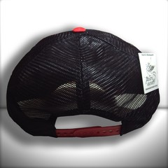BONÉ VERMELHO E PRETO TRUCKER na internet