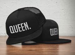 BONÉ QUEEN PRINCESA PRETO PREMIUM TRUCKER