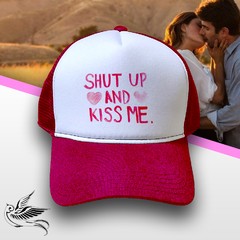 BONÉ SHUT UP AND KISS ME