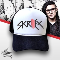 BONÉ SKRILLEX
