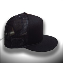 BONÉ PRETO ABA RETA TRUCKER - comprar online