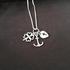 Colar patuá âncora