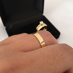 Par de alianças de 4mm com banho em ouro 18k - comprar online
