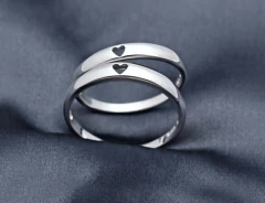 Par de alianças coração vazado