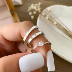 Par de Alianças 2mm com pedra
