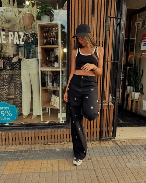 Wide leg ojales