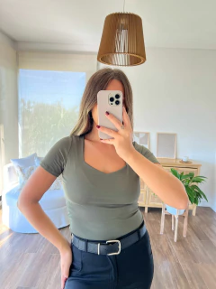 Remera Baku - comprar online