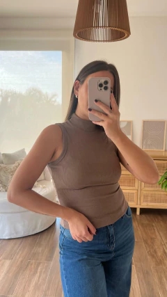 Musculosa Oriana en internet