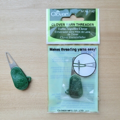Enhebrador para hilo y lana Clover - AmoBordar