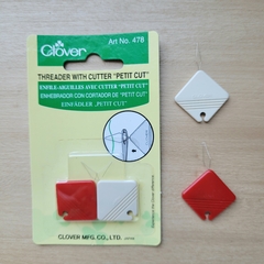 Enhebrador con cortador "Petit" Clover - comprar online