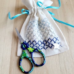 Imagen de Tijera + Bolsita Sashiko bordada