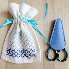 Tijera + Bolsita Sashiko bordada