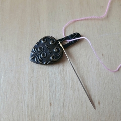 NUEVO! Enhebrador Corazón Clover - tienda online