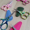 Tijera Primavera con funda - comprar online