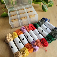 Caja + 9 hilos de algodón origen Argentina + 9 organizadores - comprar online