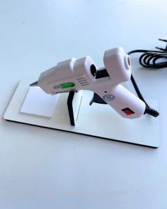 SUPORTE EM MDF PARA PISTOLA DE COLA QUENTE BRANCO VAI DESMONTADO - comprar online