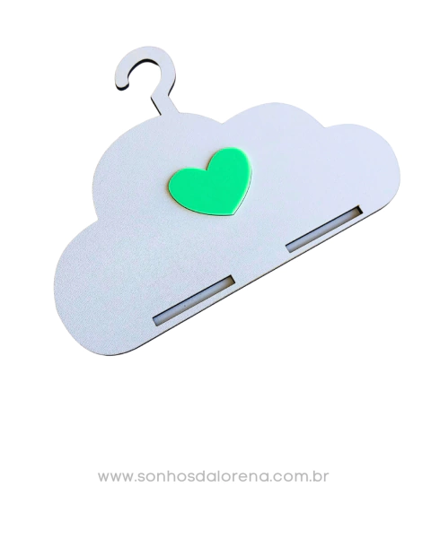 PORTA LAÇOS NUVEM COM CORAÇAO VERDE EM MDF 22X17CM