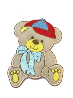 APLIQUE TERMOCOLANTE URSO COM BONÉ TAM G 9X11CM UNIDADE