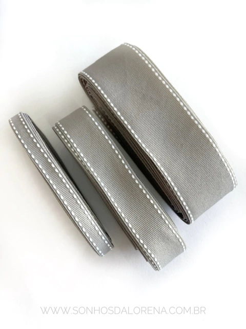 FITA PESPONTADA YAMA CINZA COM PESPONTO BRANCO (5METROS) 012W SHELL GREY