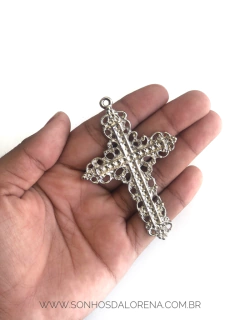 CRUZ TRADICIONAL DE METAL PRATA COM 2 UNIDADES 8X5CM CODIGO 585 - comprar online