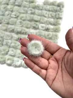 POMPONS ACHATADINHOS DE PELUCIA 2,5CM VERDE CLARO 2 UNIDADES - comprar online