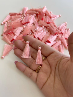 TASSEL SALMÃO COM ARGOLA DOURADA DE 3CM KIT COM 2 UNIDADES - comprar online