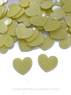APLIQUE ACRÍLICO CORAÇÃO GLITER FINO G AMARELO VANILA 2 UNIDADES
