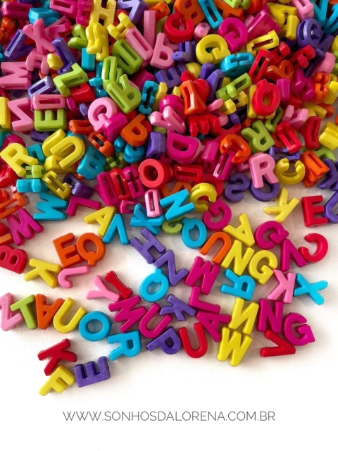 ENTREMEIO PASSANTE LETRAS TONS QUENTES DE 12MM COM 30 GRAMAS