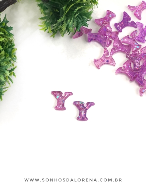 APLIQUE DE RESINA LETRAS Y ROXO COM CONFETES KIT COM 2 UNIDADES